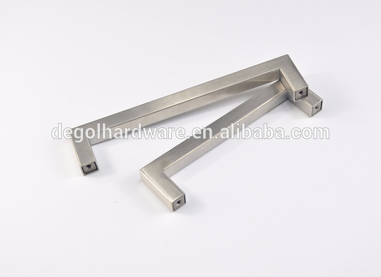 manija cuadrada del gabinete de cocina y perillas