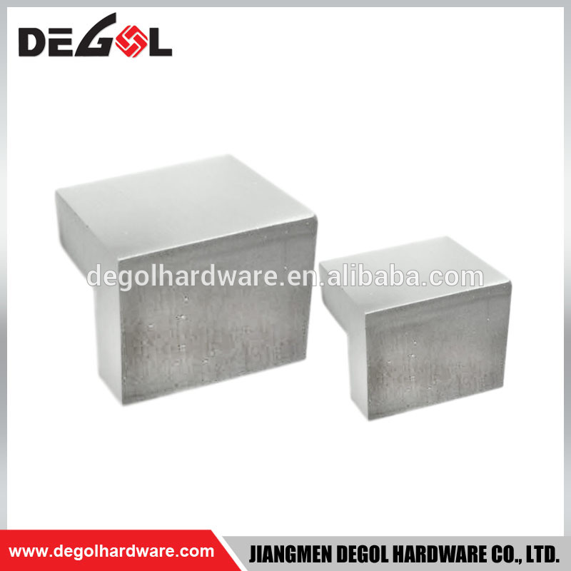 peque&ntilde;o mango de metal