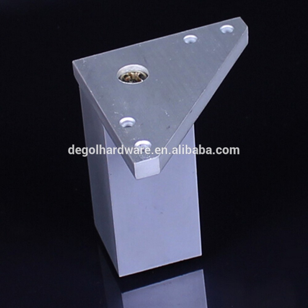 Patas decorativas para muebles de metal. 