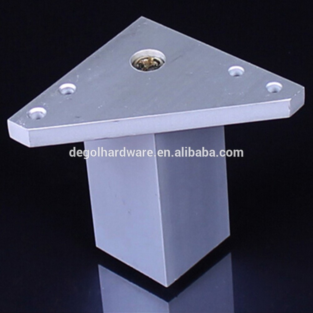 Patas decorativas para muebles de metal. 