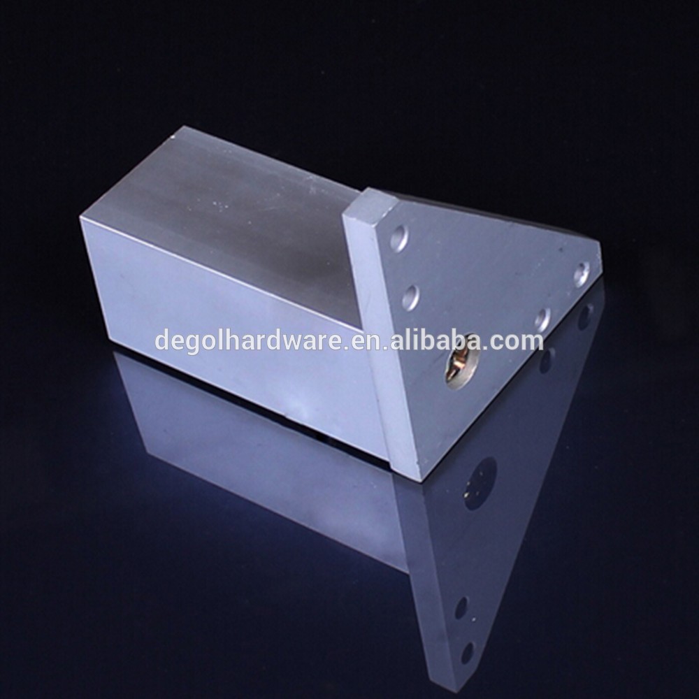 Patas decorativas para muebles de metal. 